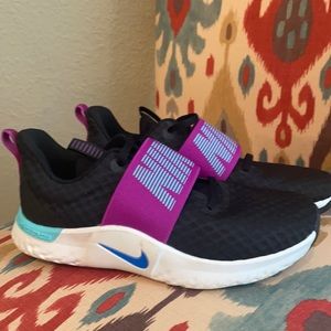 Nike Renew Tennis shoes Women’s size 6